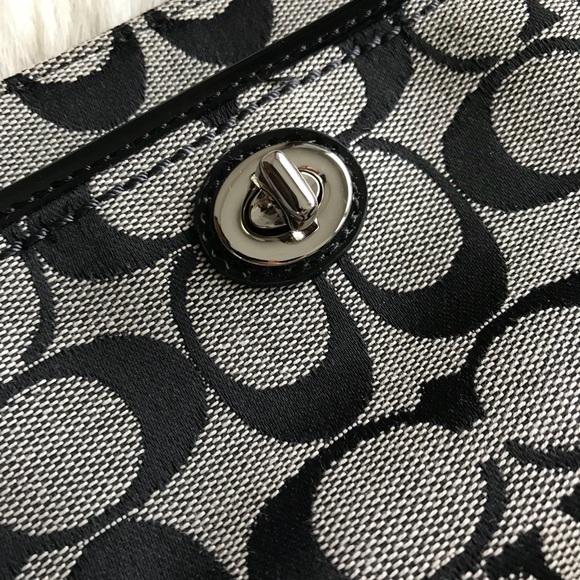 Sold - Picture 2 of 6